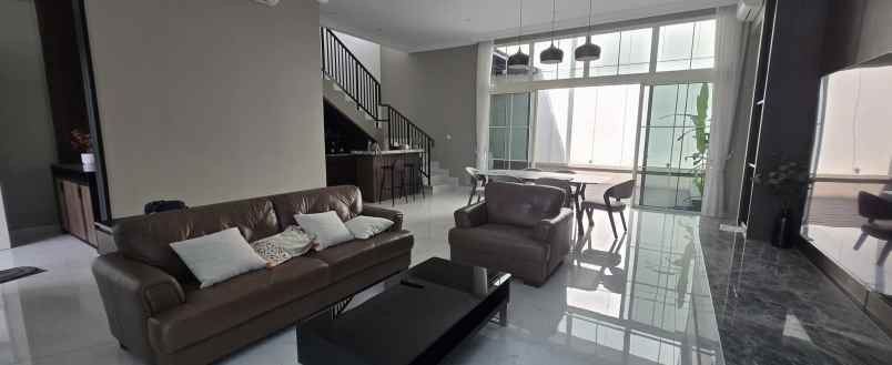 dijual rumah cluster agathis summarecon