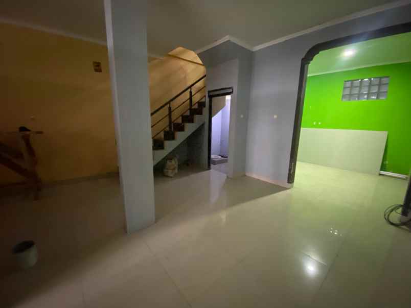 dijual rumah cluster edelweis