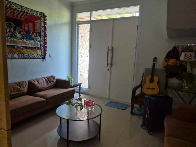 dijual rumah cluster lotus summarecon