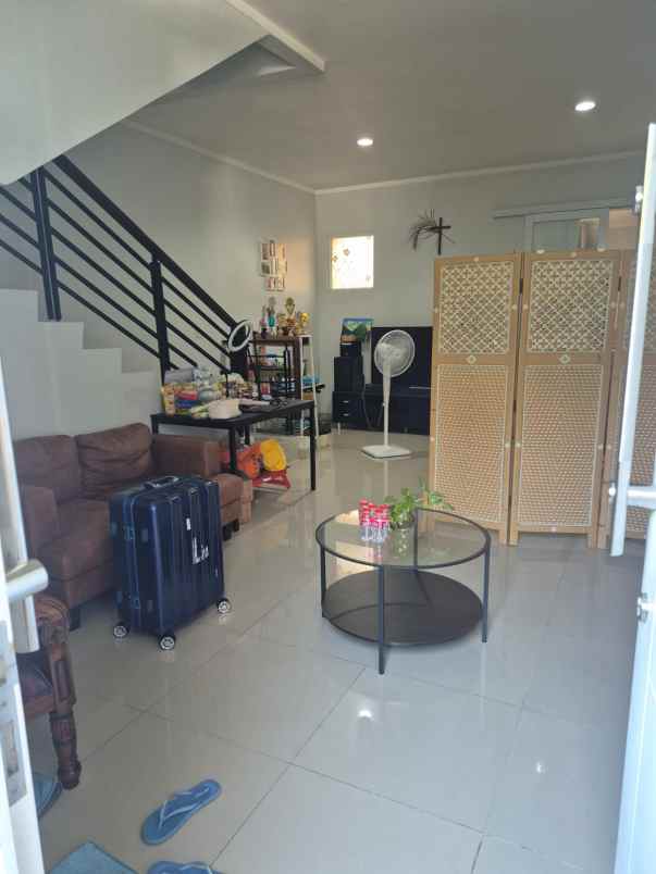 dijual rumah cluster lotus summarecon