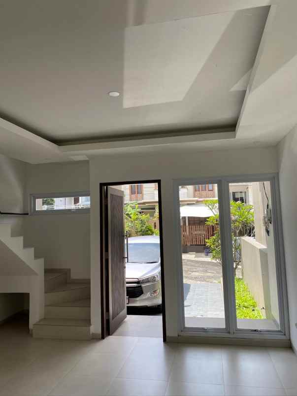 dijual rumah cluster mustika residence