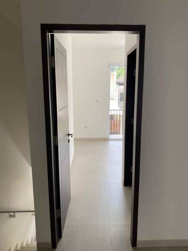 dijual rumah cluster mustika residence