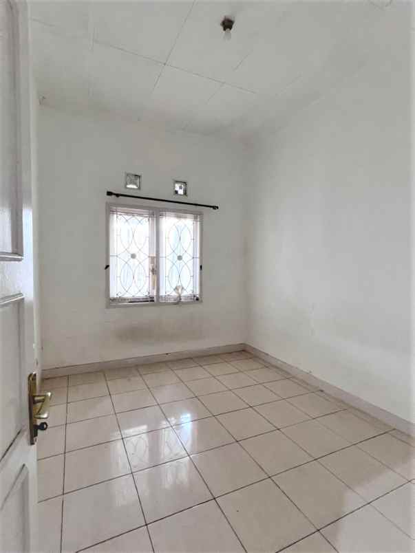 dijual rumah cluster taman sari