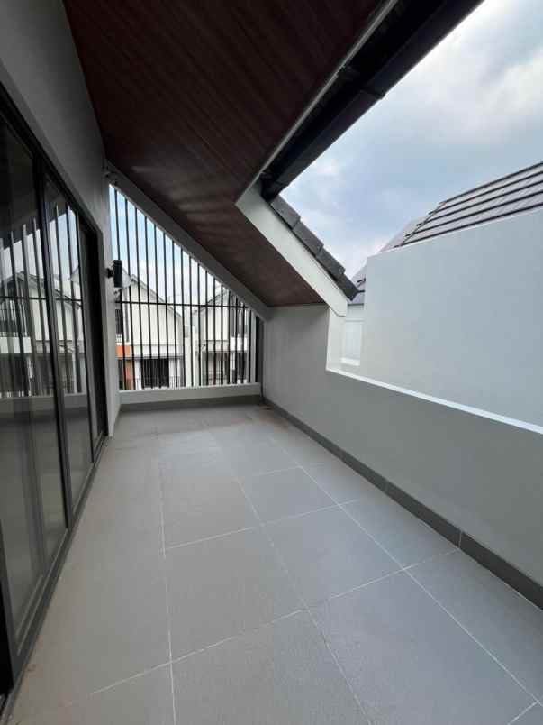 dijual rumah dalam cluster summarecon serpong