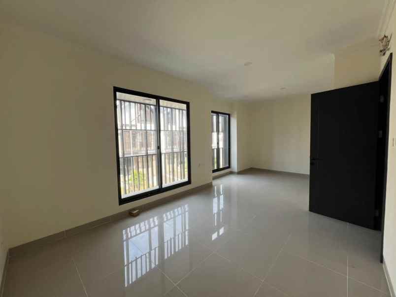 dijual rumah dalam cluster summarecon serpong