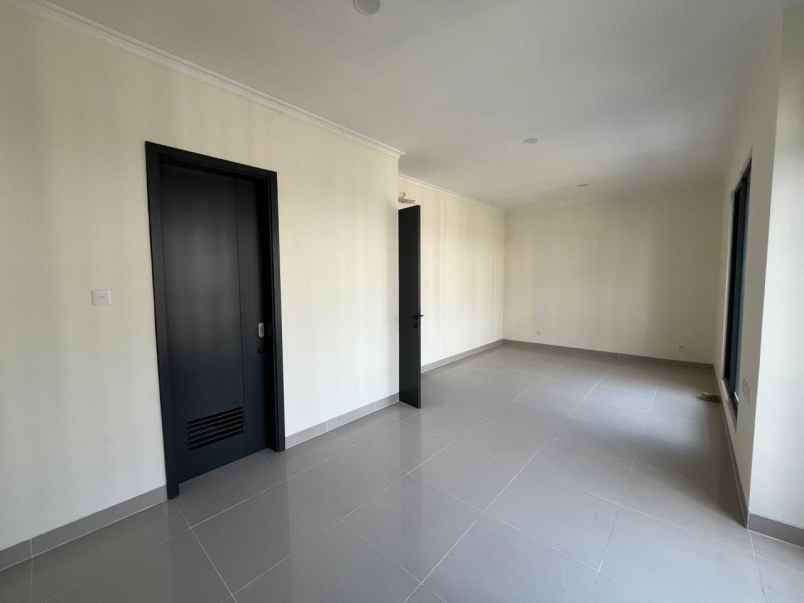 dijual rumah dalam cluster summarecon serpong