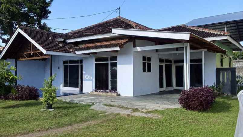 dijual rumah dan tanah
