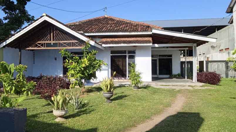 dijual rumah dan tanah