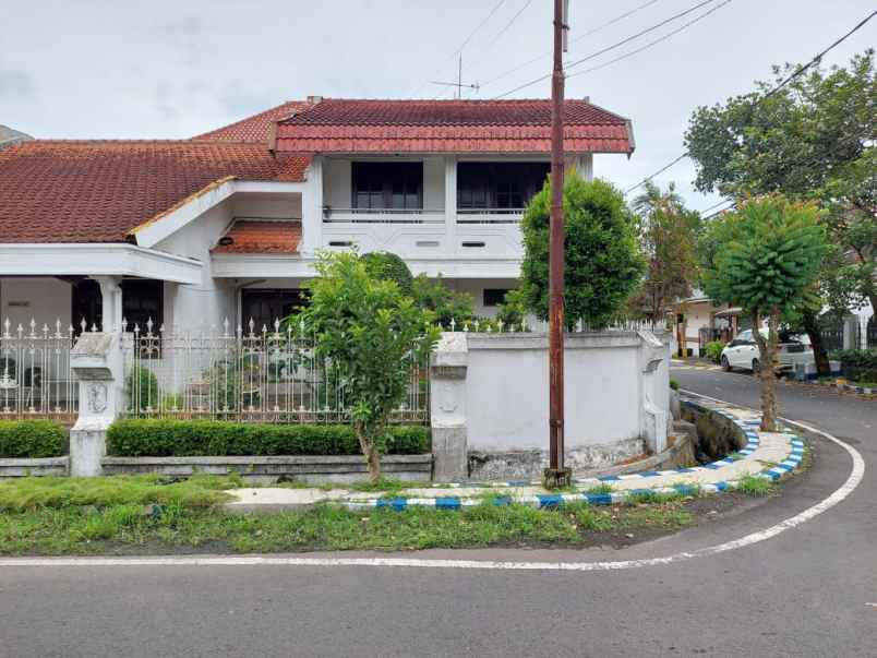 dijual rumah danau sentani timur sawojajar