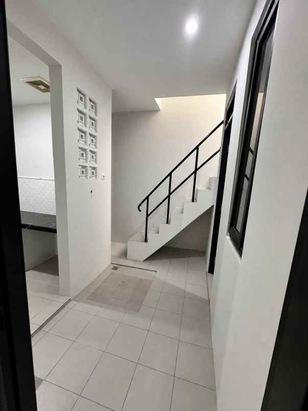 dijual rumah darmo indah selatan minimalis 1 lantai