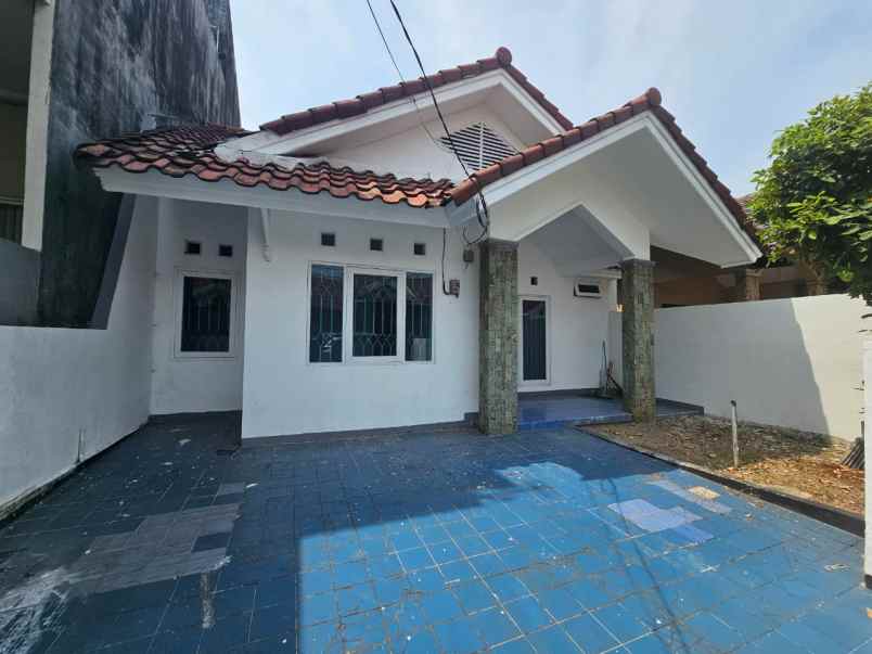dijual rumah di bulevar hijau harapan indah bekasi