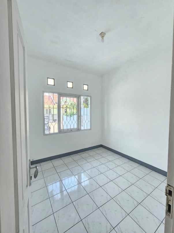 dijual rumah di bulevar hijau harapan indah bekasi