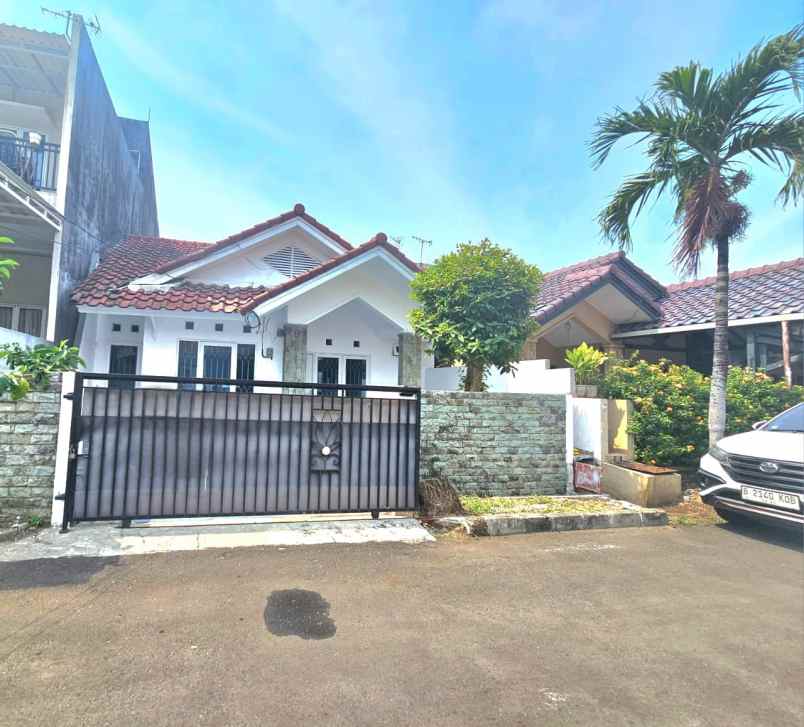 dijual rumah di bulevar hijau harapan indah bekasi