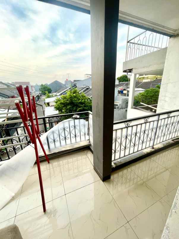 dijual rumah di cinere residence siap huni