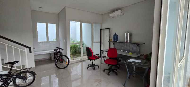 dijual rumah di jakarta garden city