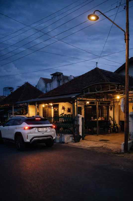 dijual rumah di jl taman belimbing peterongan semarang