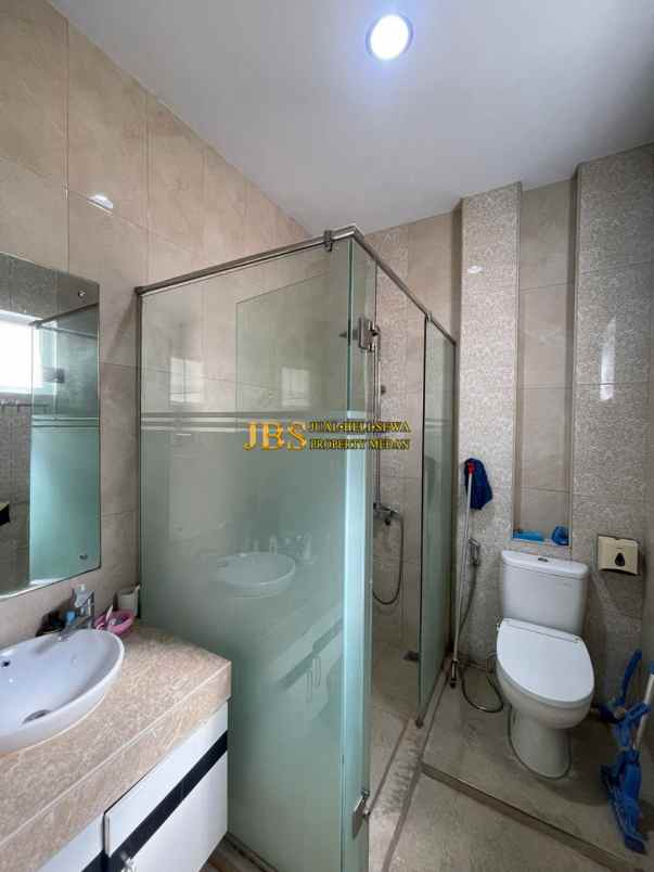 dijual rumah di komplek mutiara residence medan