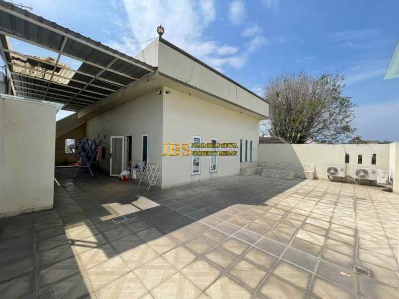 dijual rumah di komplek mutiara residence medan