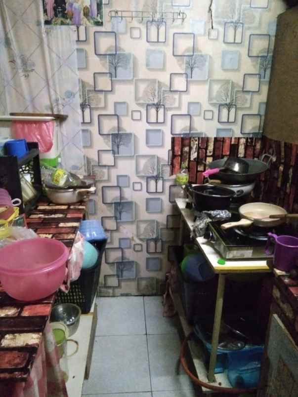 dijual rumah di perumahan mega regency blok e25 no 8
