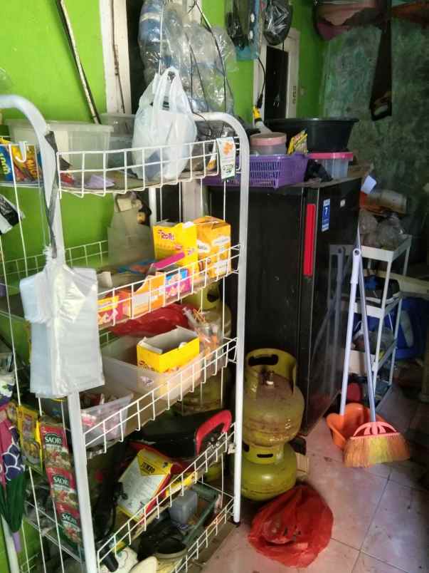 dijual rumah di perumahan mega regency blok e25 no 8