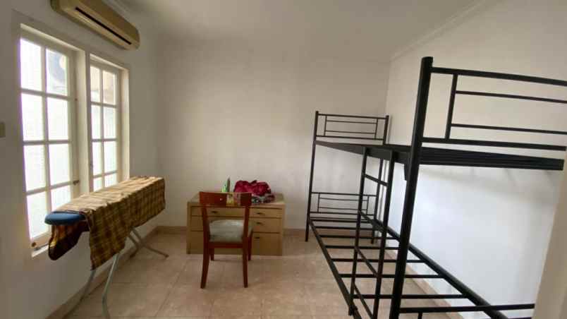 dijual rumah di raffless hills