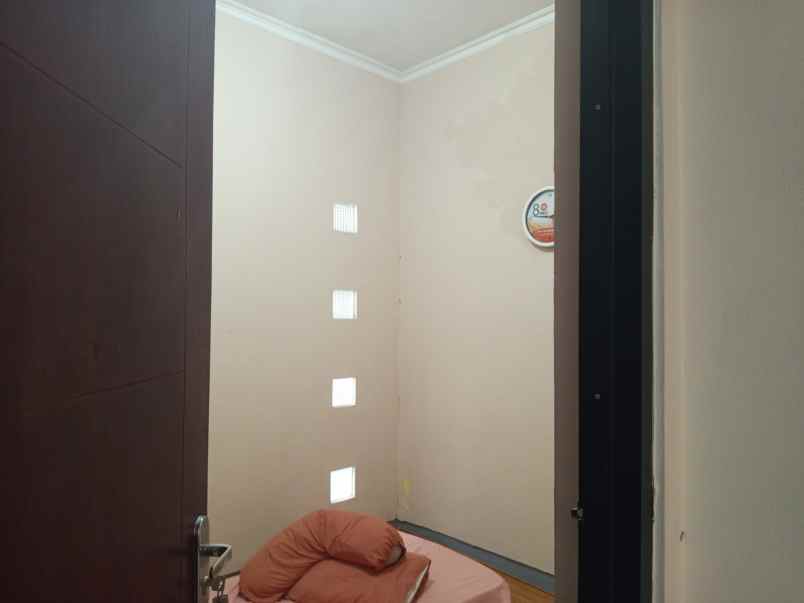 dijual rumah di studio alam