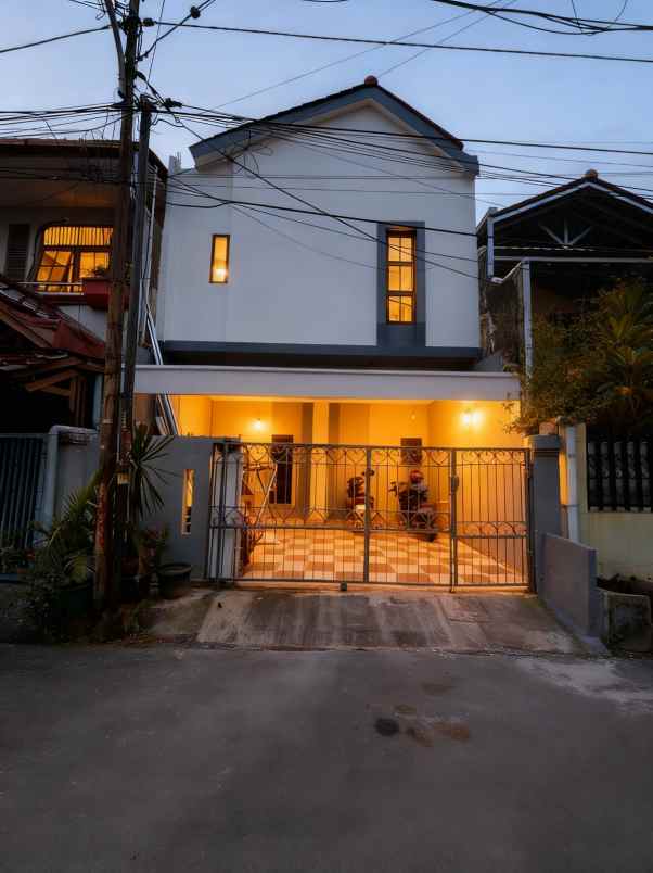 dijual rumah duren sawit