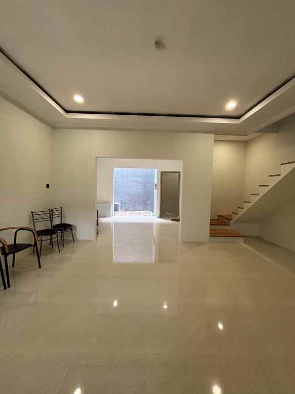 dijual rumah duren sawit