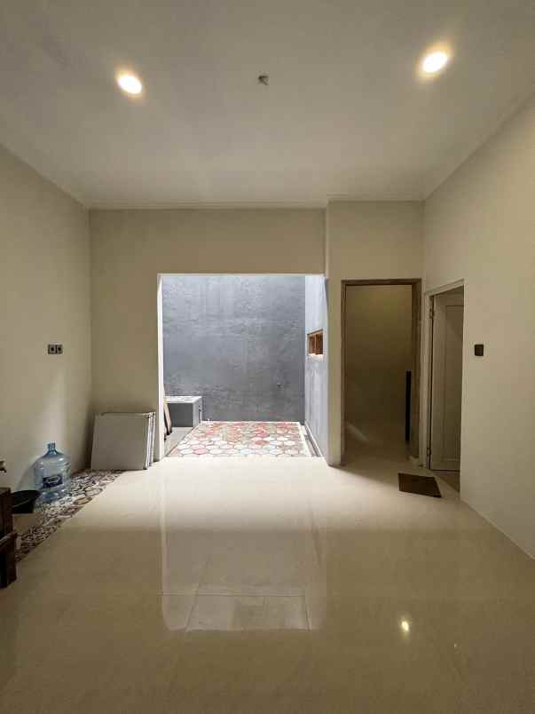 dijual rumah duren sawit