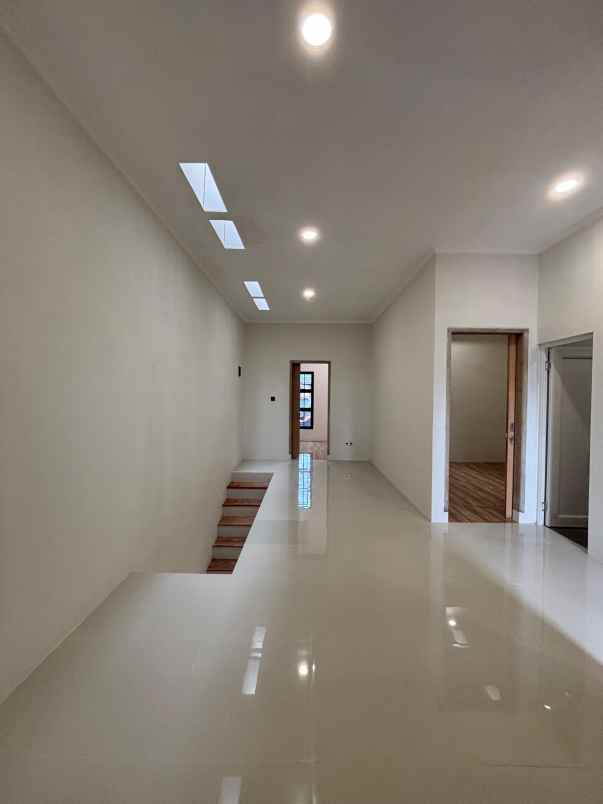 dijual rumah duren sawit