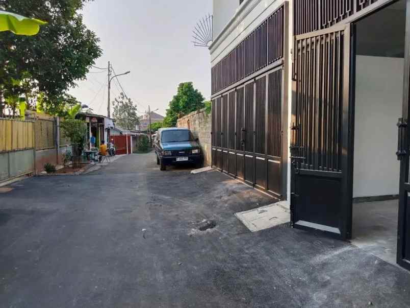 dijual rumah duren sawit