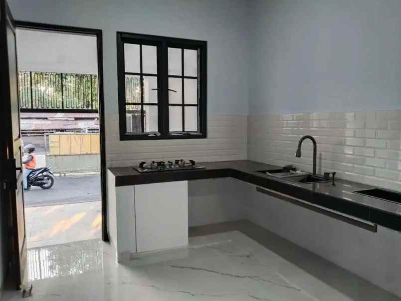dijual rumah duren sawit