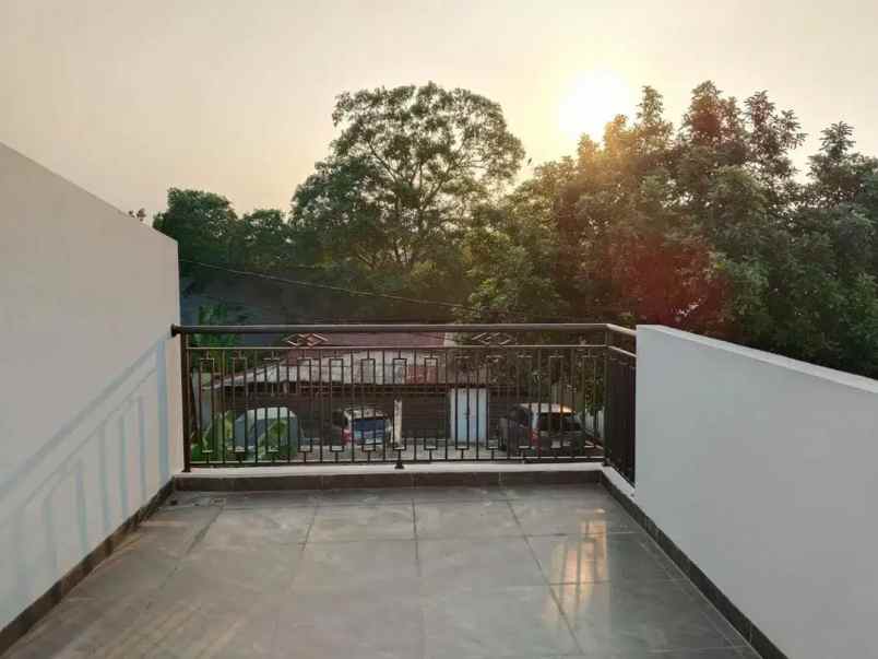 dijual rumah duren sawit