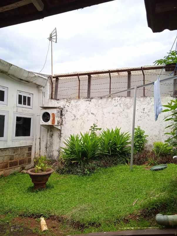 dijual rumah duren tiga