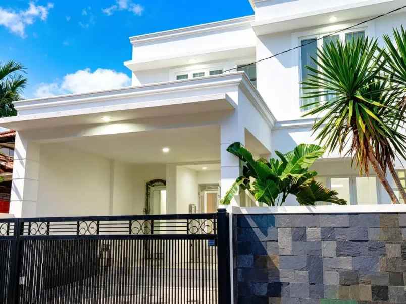 dijual rumah galaxy