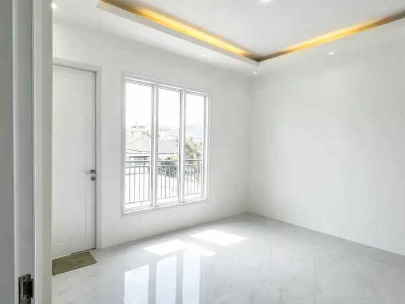 dijual rumah galaxy