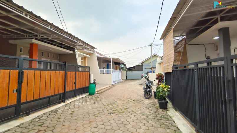 dijual rumah galaxy pekayon bekasi