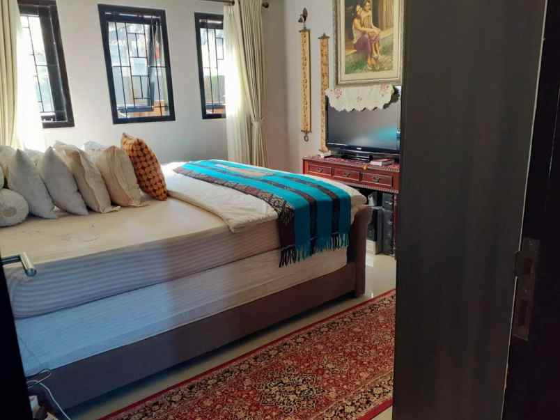 dijual rumah geger kalong permai