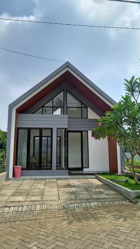 Rumah Villa Compact Ada Kolam Renang Pribadi Rindanavia Residence