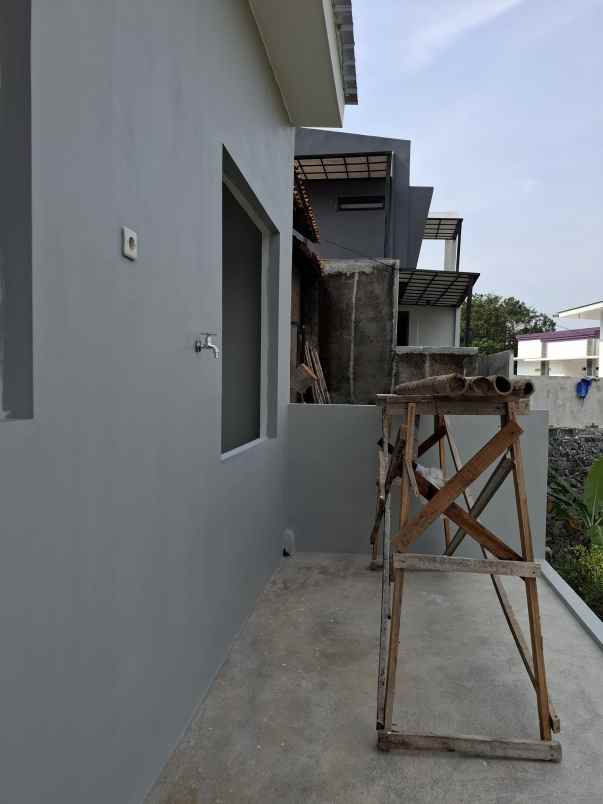 dijual rumah grafika