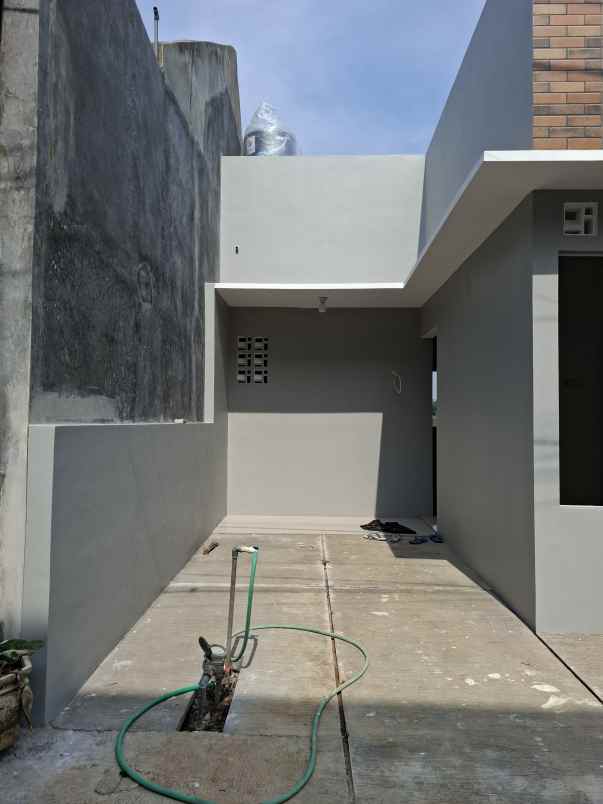 dijual rumah grafika