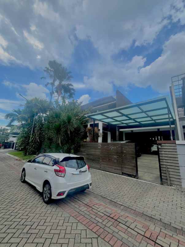 dijual rumah graha famili