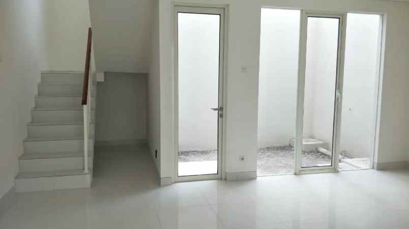 dijual rumah grand pakuwon adelaide