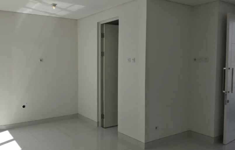 dijual rumah grand pakuwon adelaide