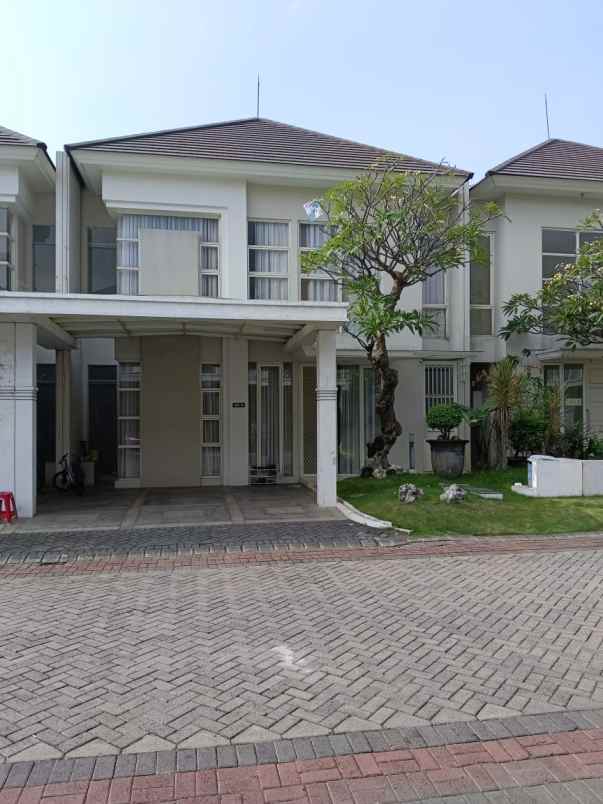 dijual rumah grand pakuwon south