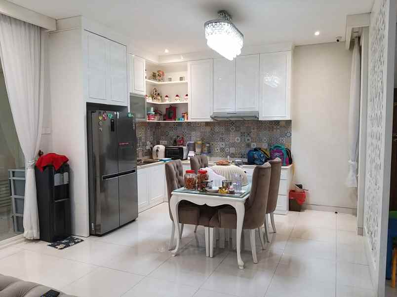 dijual rumah grand pakuwon south