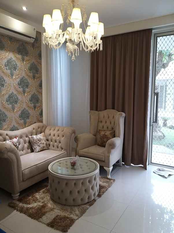 dijual rumah grand pakuwon south