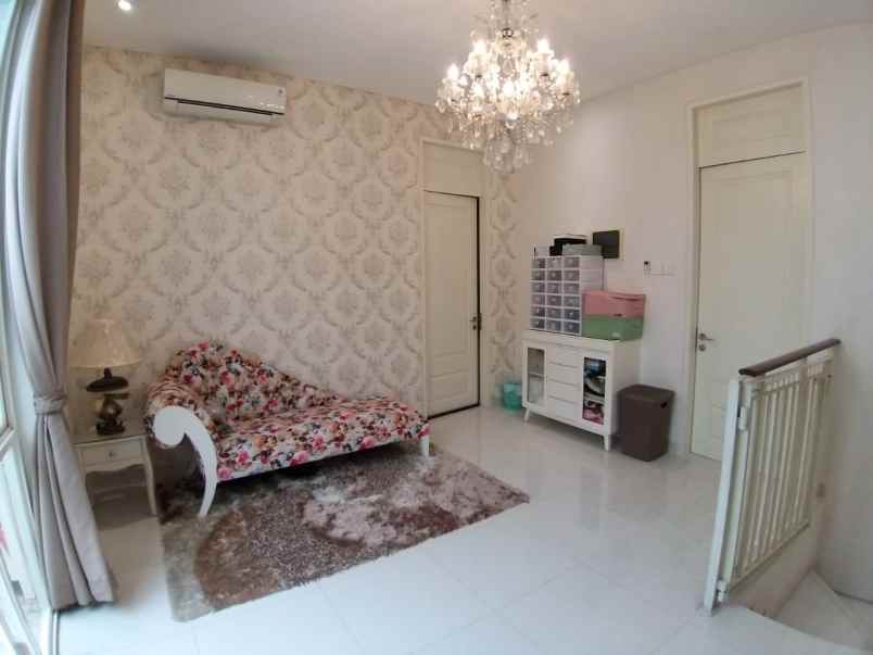 dijual rumah grand pakuwon south