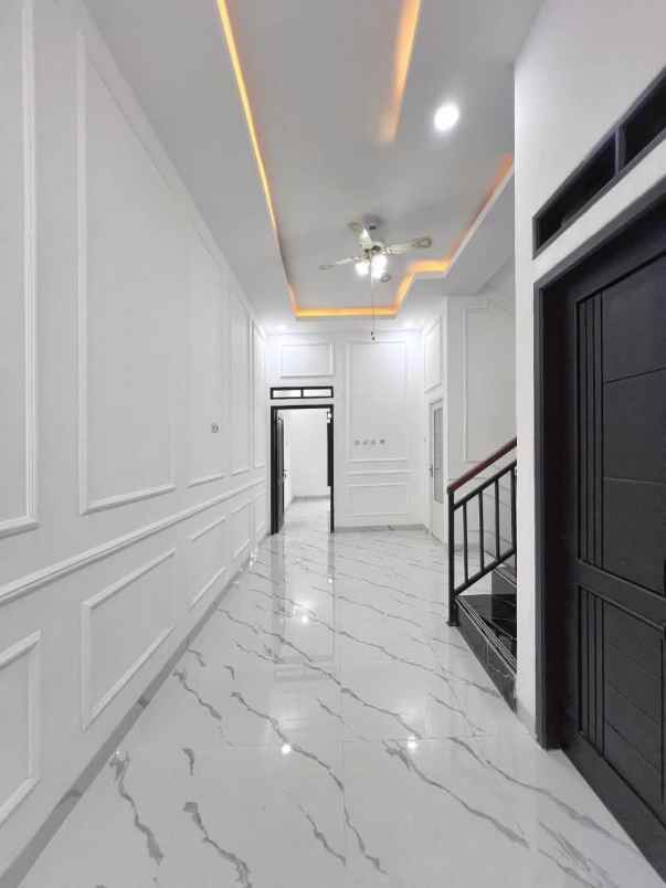dijual rumah griya batu tulis condet