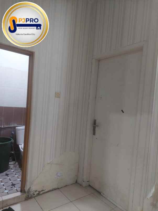 dijual rumah harapan indah